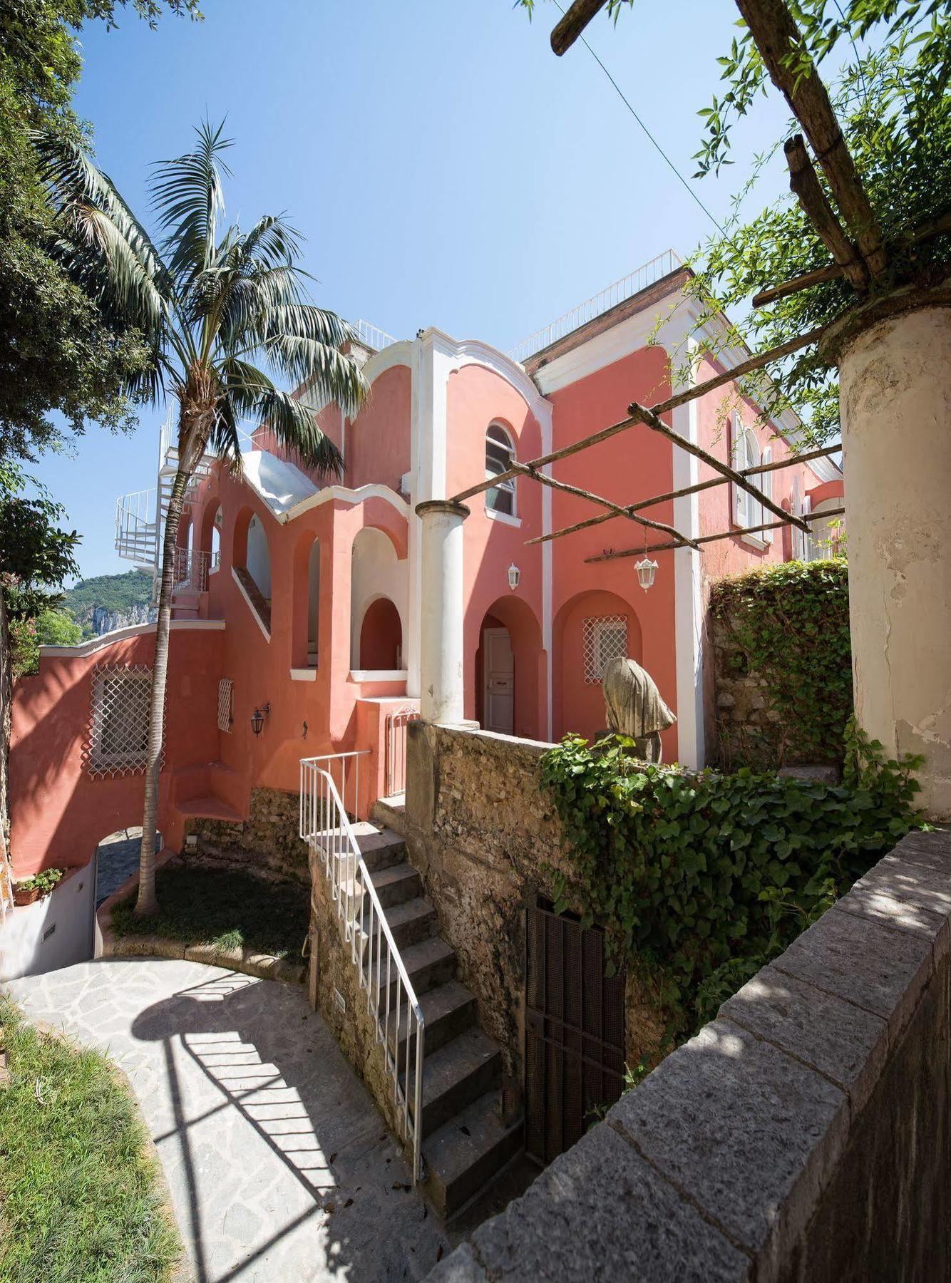 Capri Villa Bismarck Exterior photo