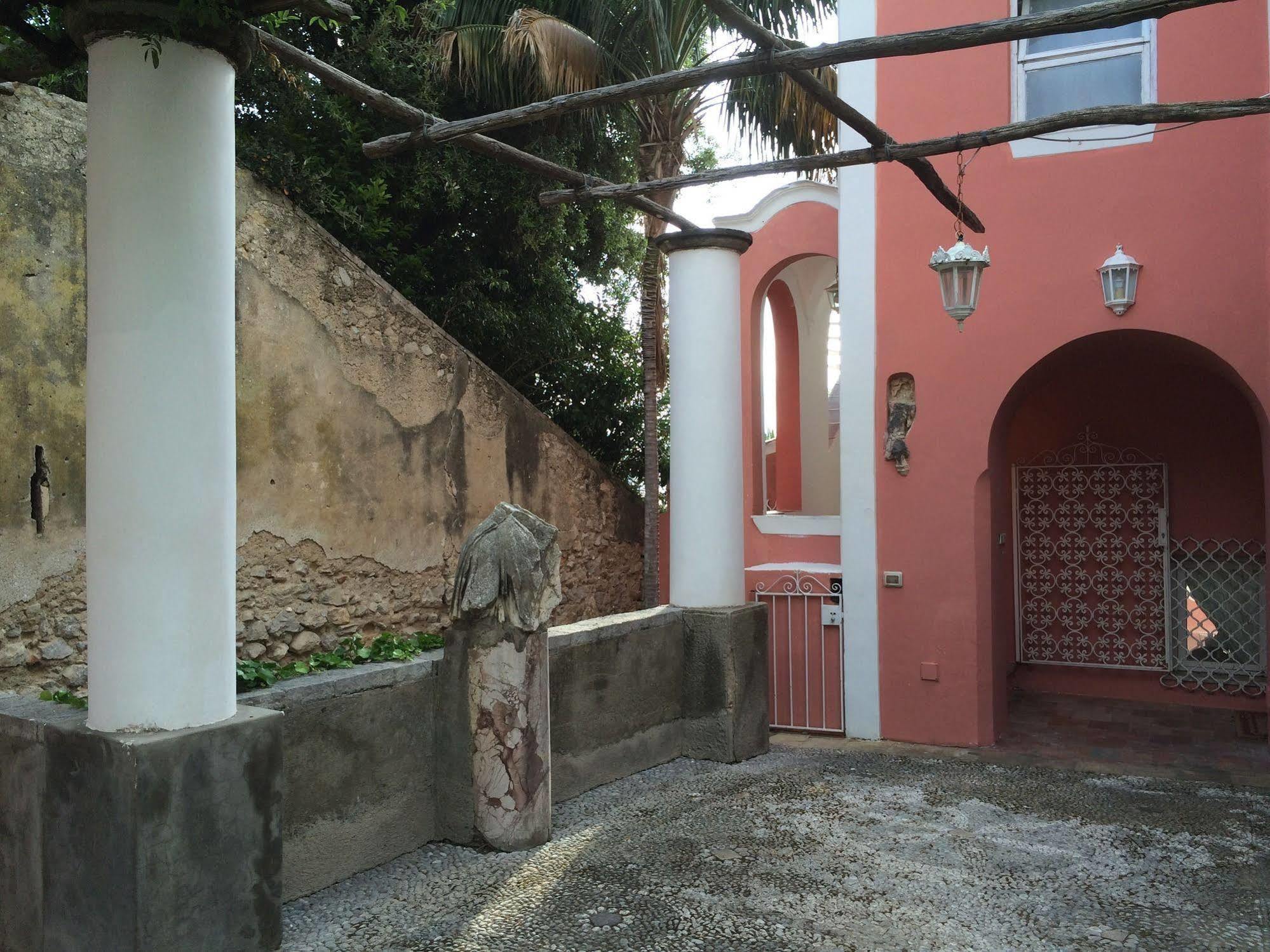 Capri Villa Bismarck Exterior photo