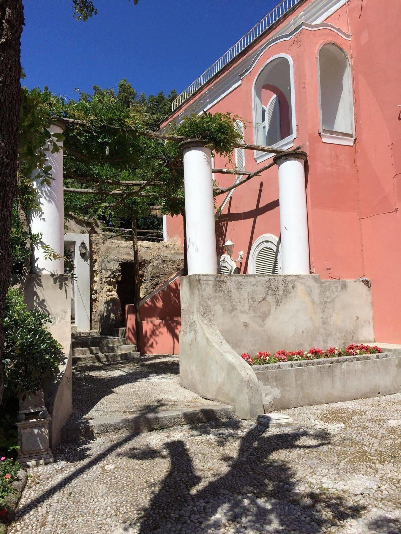 Capri Villa Bismarck Exterior photo