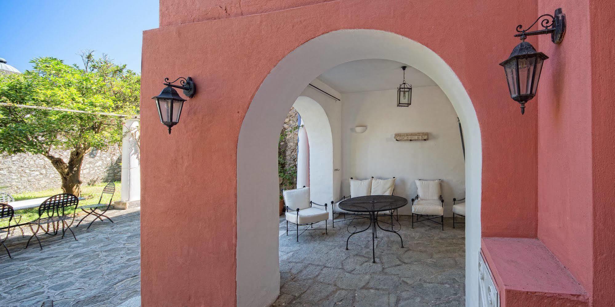 Capri Villa Bismarck Exterior photo